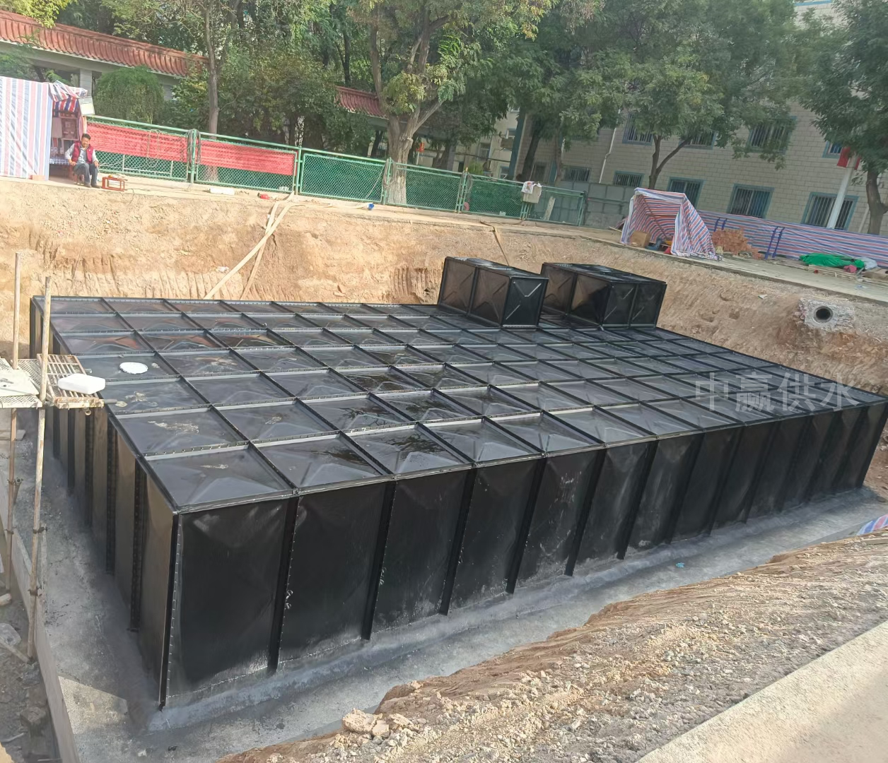 地埋式一體化消防水池泵房裝配式結(jié)構(gòu)減少了施工現(xiàn)場(chǎng)的噪音和環(huán)境污染